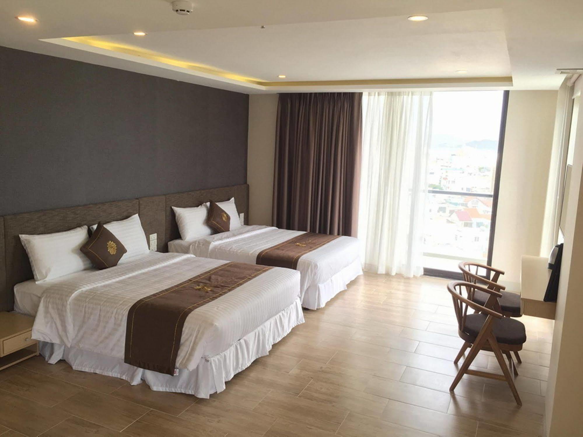 เดซี่ โฮเต็ล นาตรัง Hotel ญาจาง ภายนอก รูปภาพ
