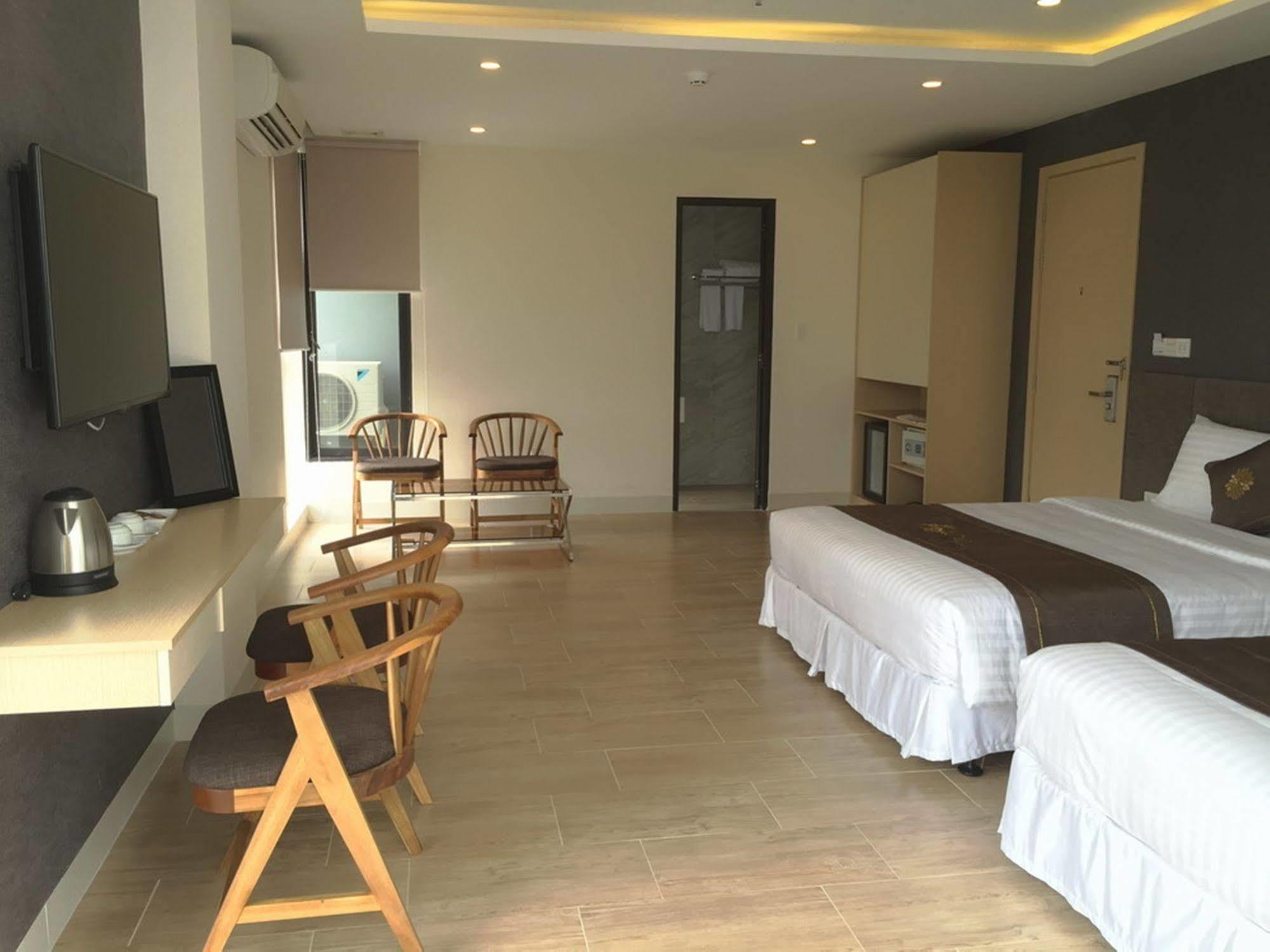 เดซี่ โฮเต็ล นาตรัง Hotel ญาจาง ภายนอก รูปภาพ