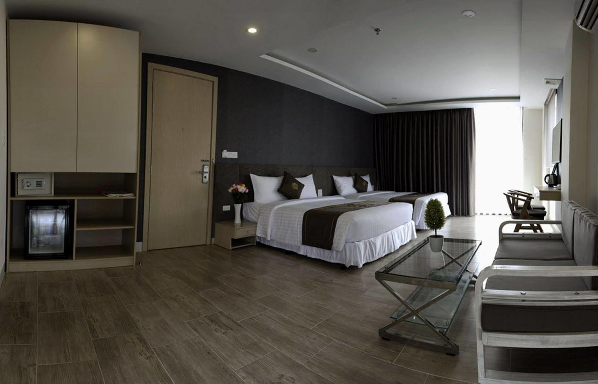 เดซี่ โฮเต็ล นาตรัง Hotel ญาจาง ภายนอก รูปภาพ