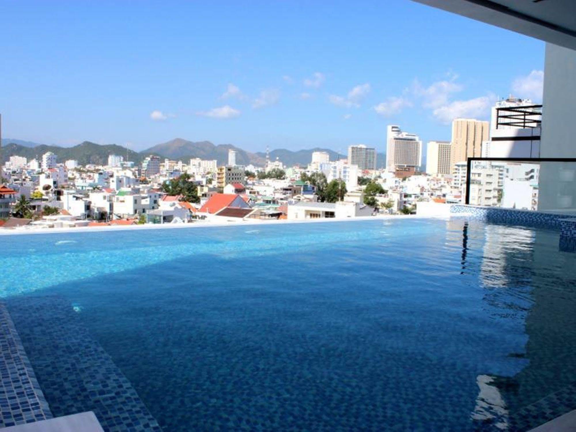 เดซี่ โฮเต็ล นาตรัง Hotel ญาจาง ภายนอก รูปภาพ