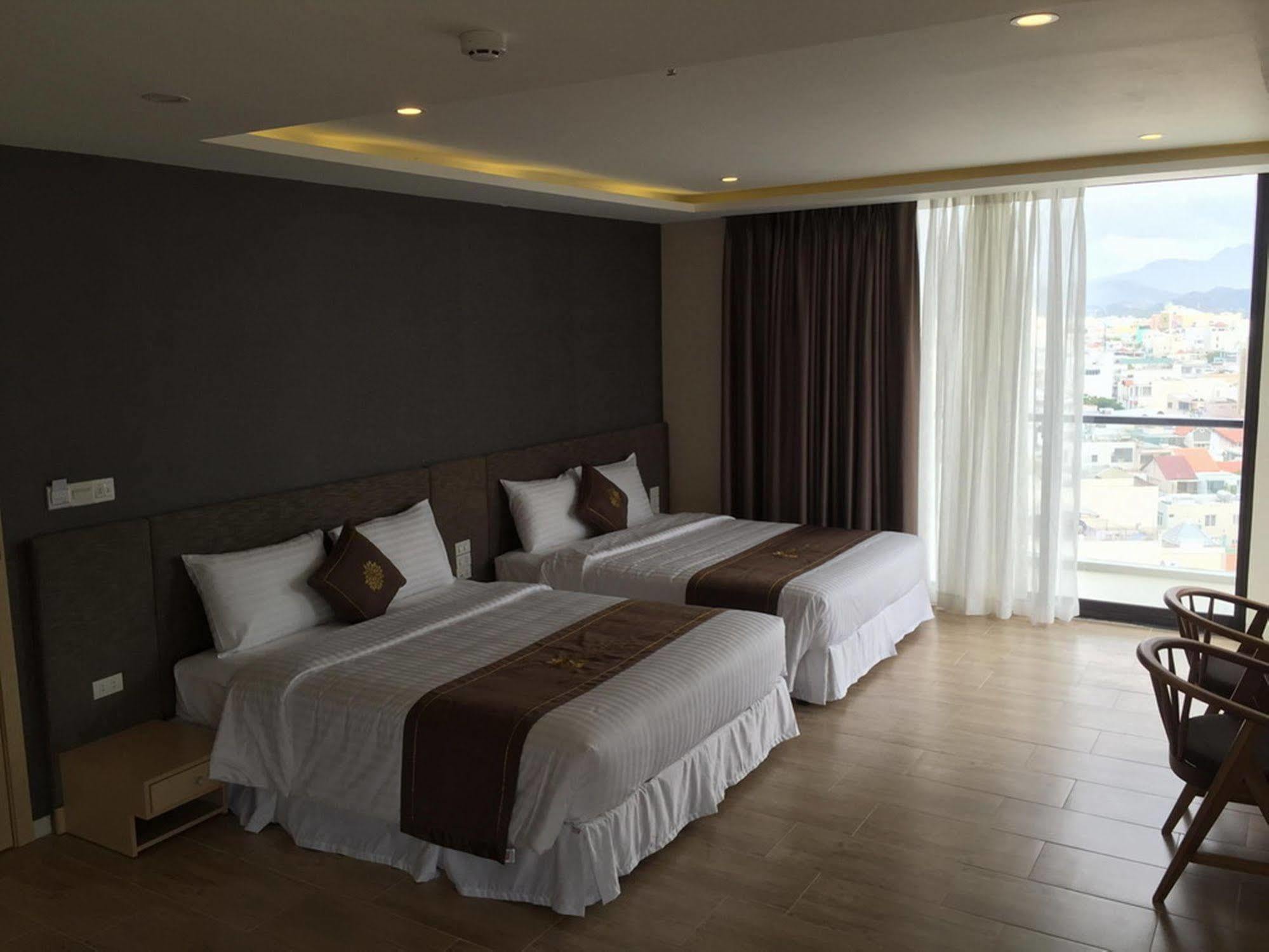 เดซี่ โฮเต็ล นาตรัง Hotel ญาจาง ภายนอก รูปภาพ